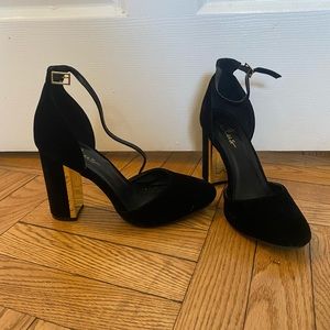 Lulus black and gold velvet heels